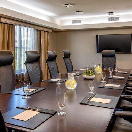 Sheraton Boston Needham Hotel Экстерьер фото