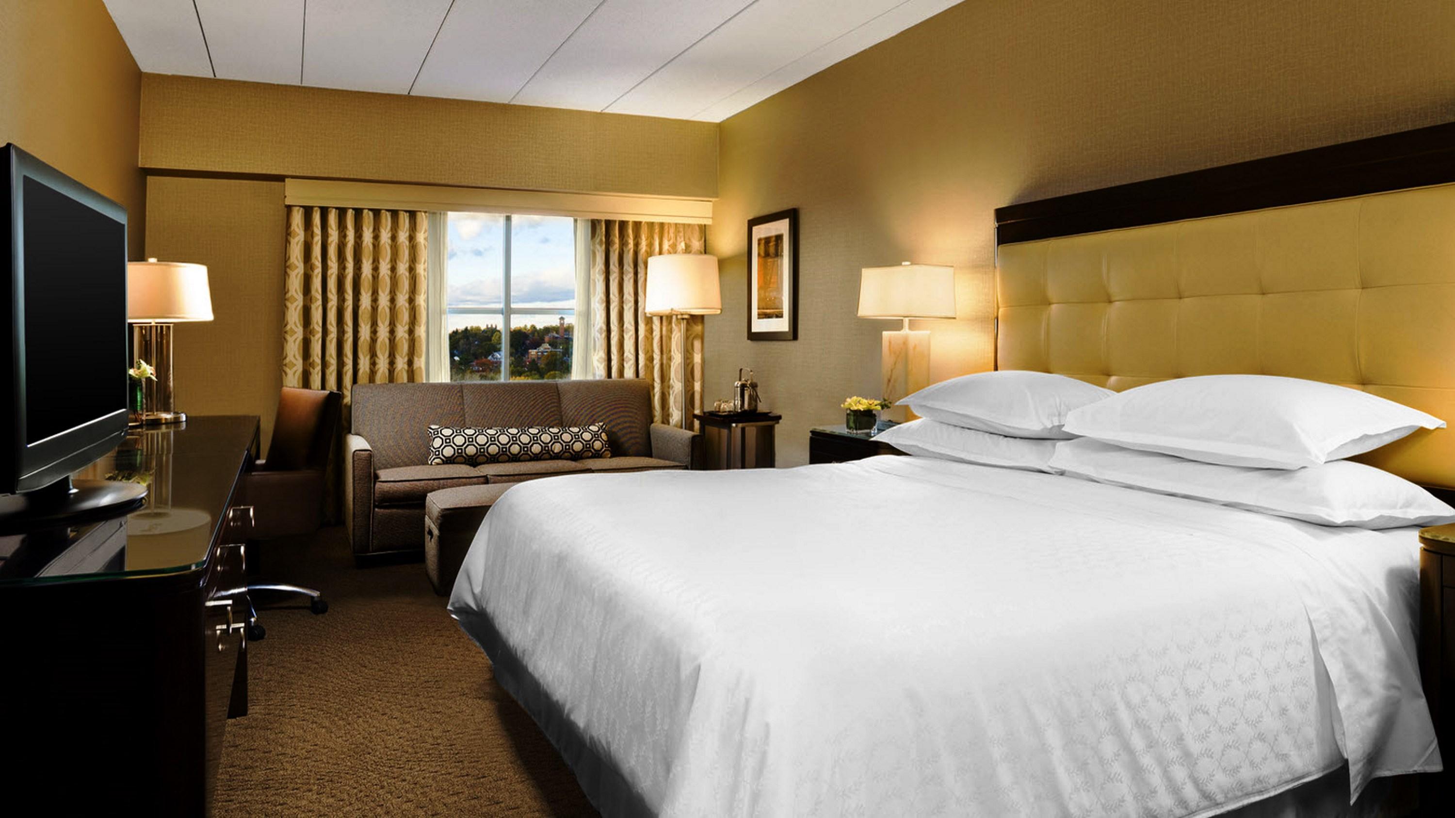 Sheraton Boston Needham Hotel Экстерьер фото