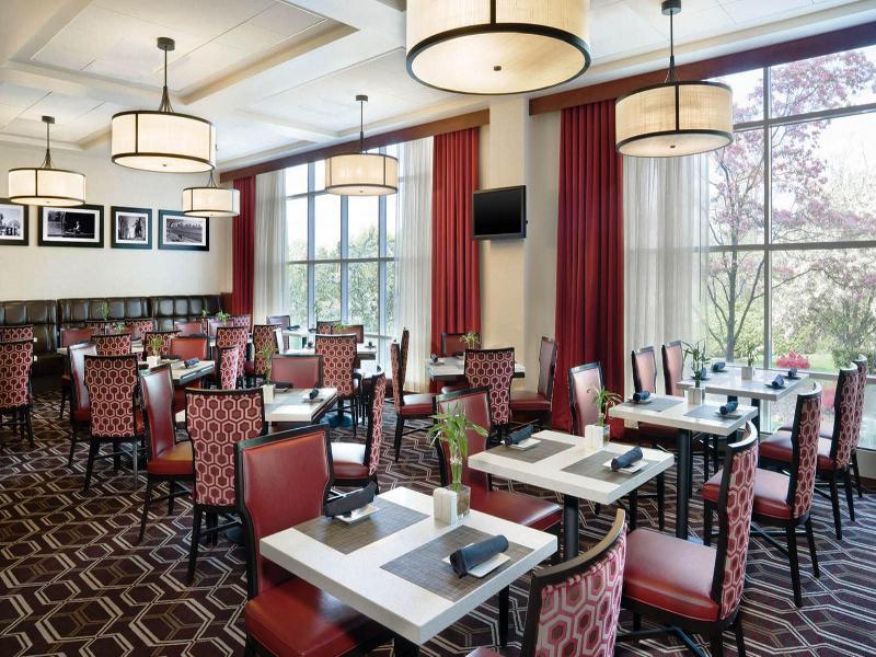 Sheraton Boston Needham Hotel Экстерьер фото