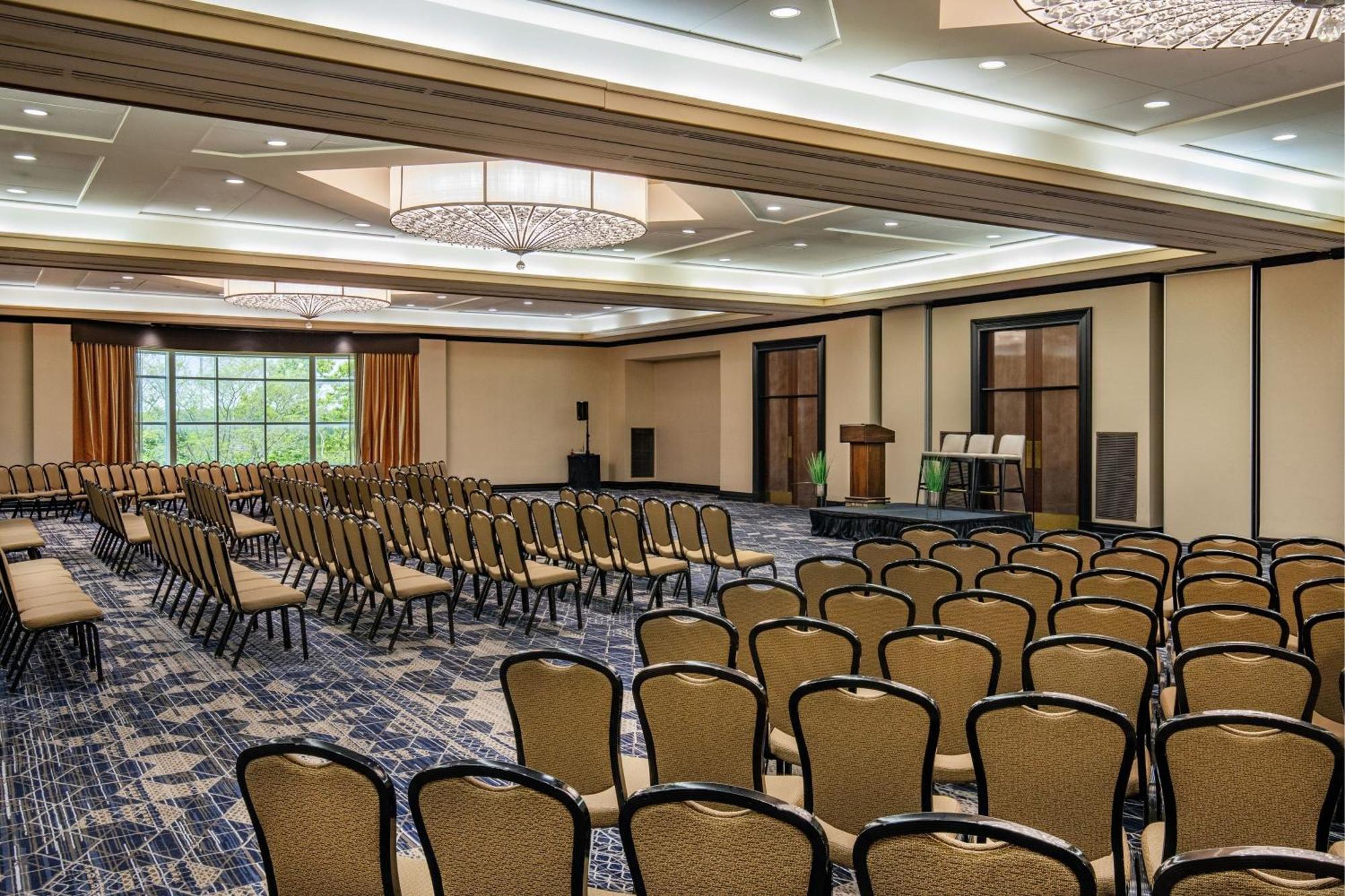 Sheraton Boston Needham Hotel Экстерьер фото