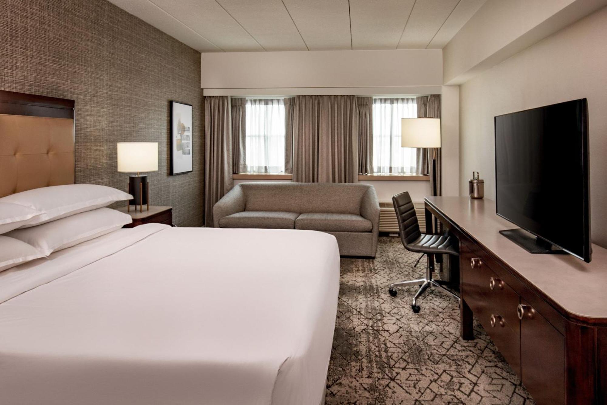 Sheraton Boston Needham Hotel Экстерьер фото