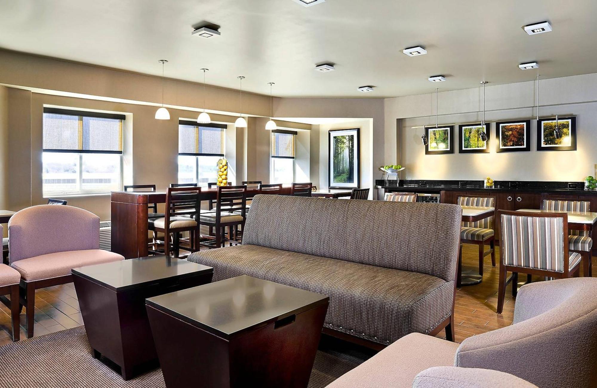 Sheraton Boston Needham Hotel Экстерьер фото