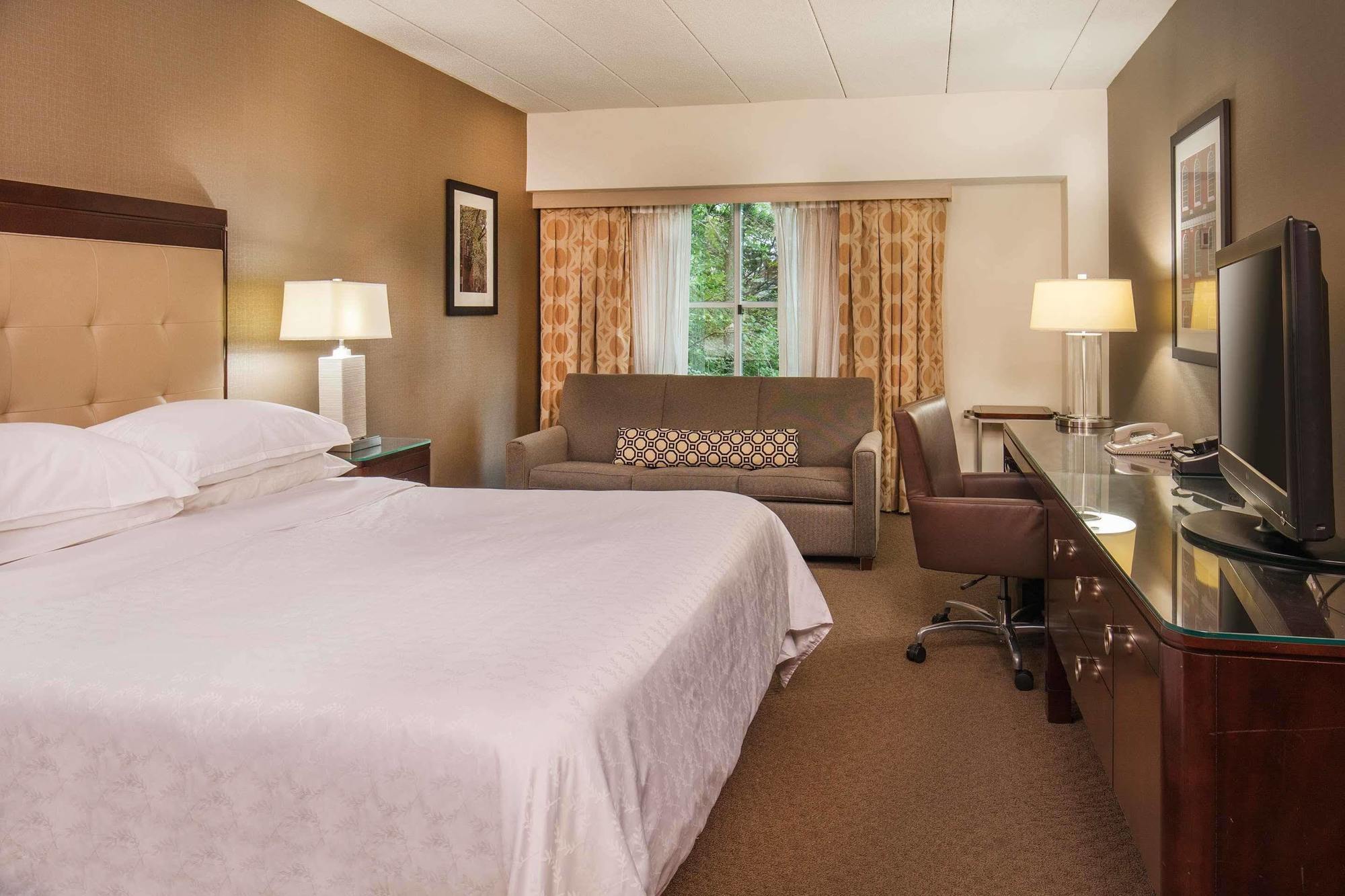 Sheraton Boston Needham Hotel Экстерьер фото