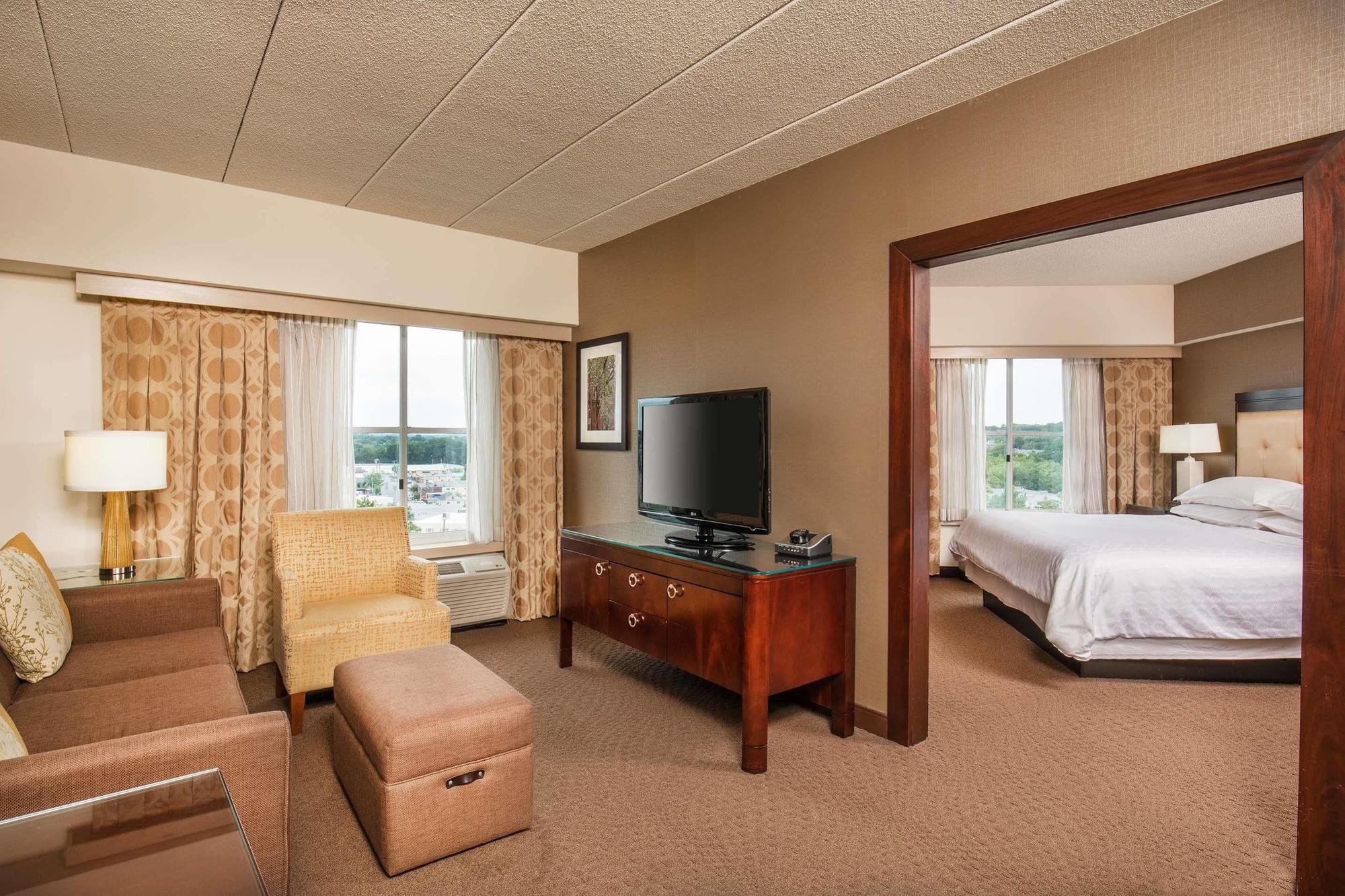 Sheraton Boston Needham Hotel Экстерьер фото