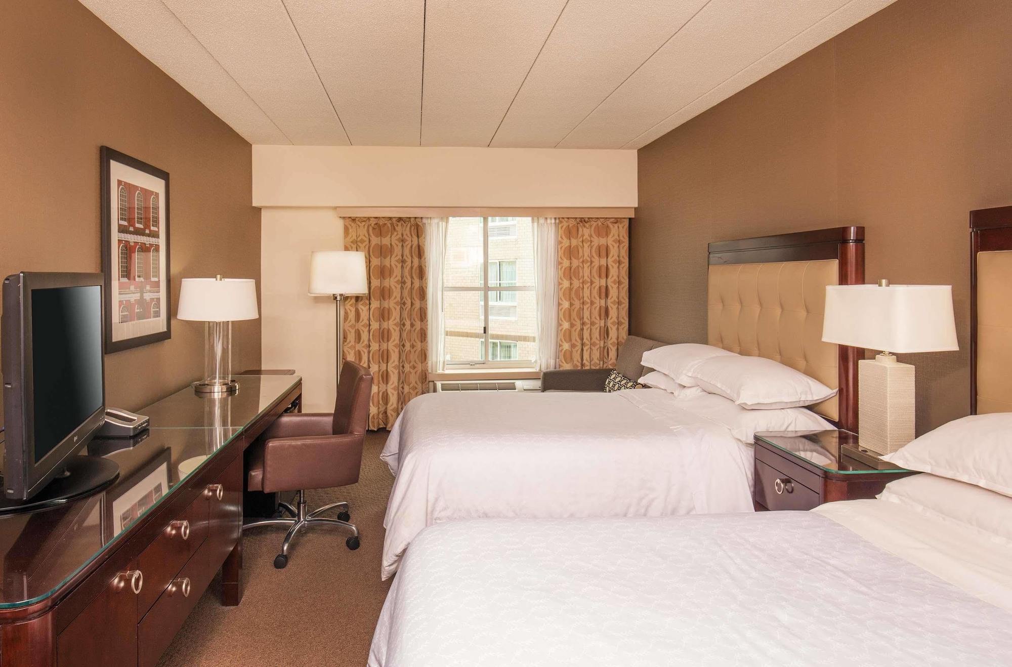 Sheraton Boston Needham Hotel Экстерьер фото