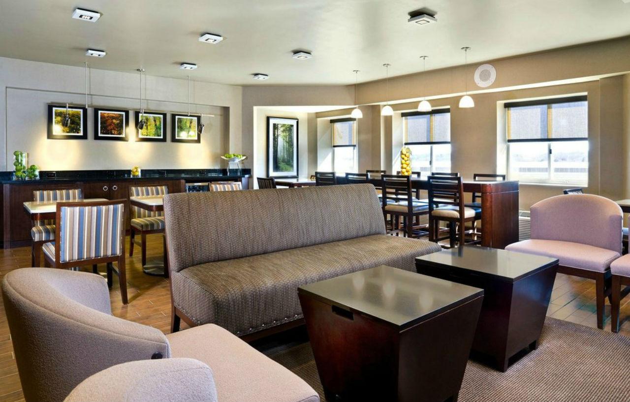 Sheraton Boston Needham Hotel Экстерьер фото